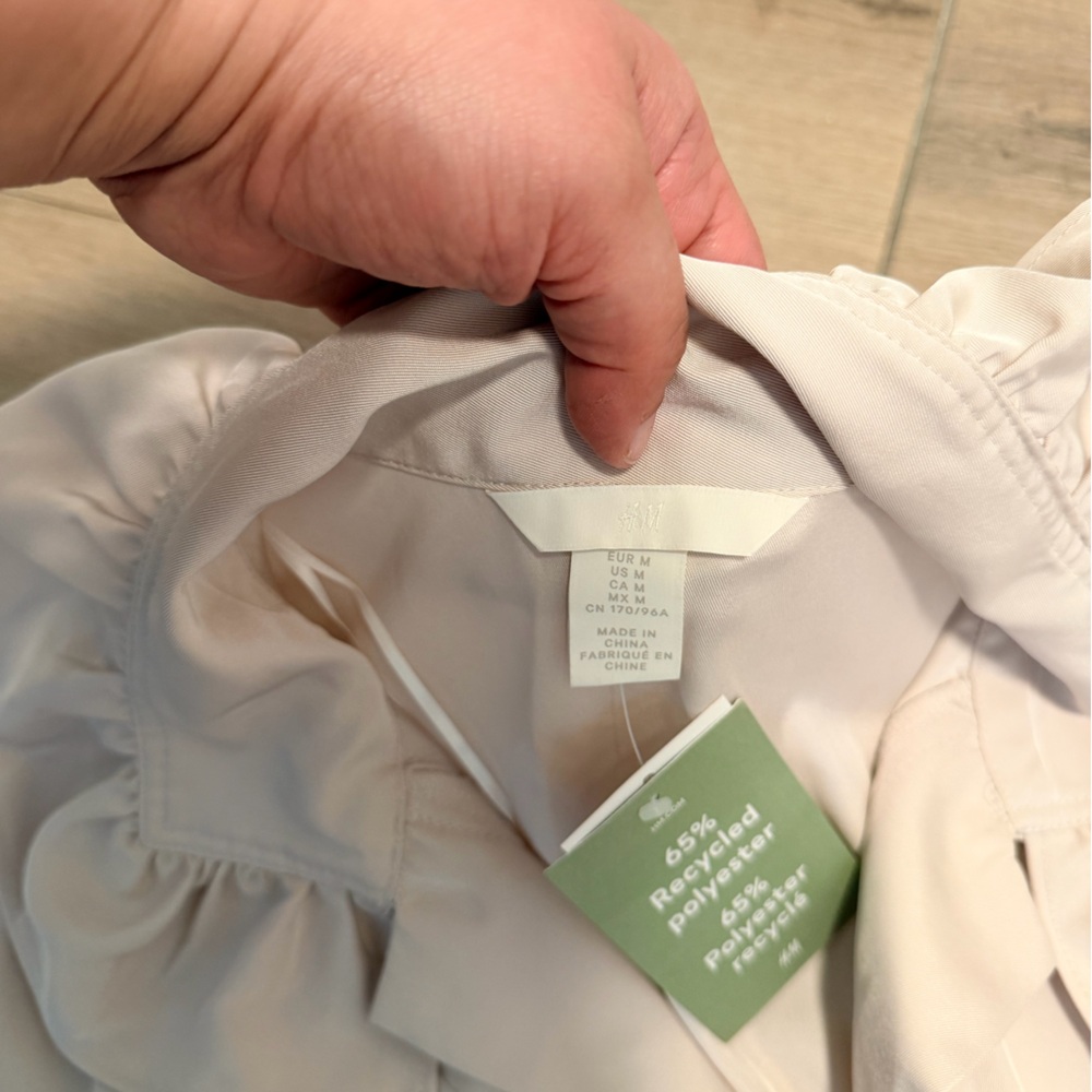 H&M Cream Ruffle Blouse - Picture 5 of 5
